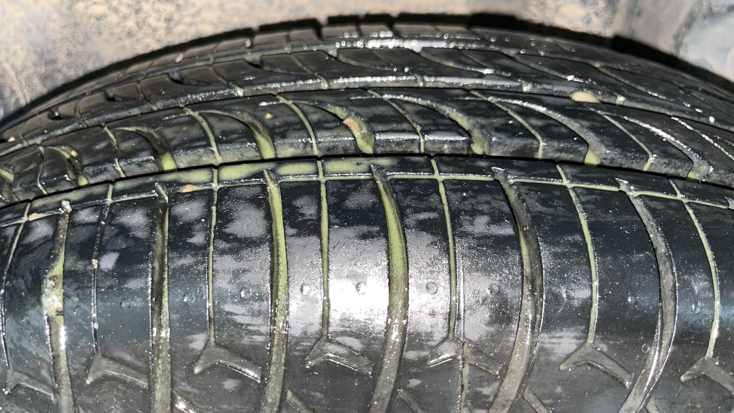 Used 2015 Maruti Suzuki Swift Dzire VXI Petrol Manual tyres LEFT REAR TYRE TREAD VIEW