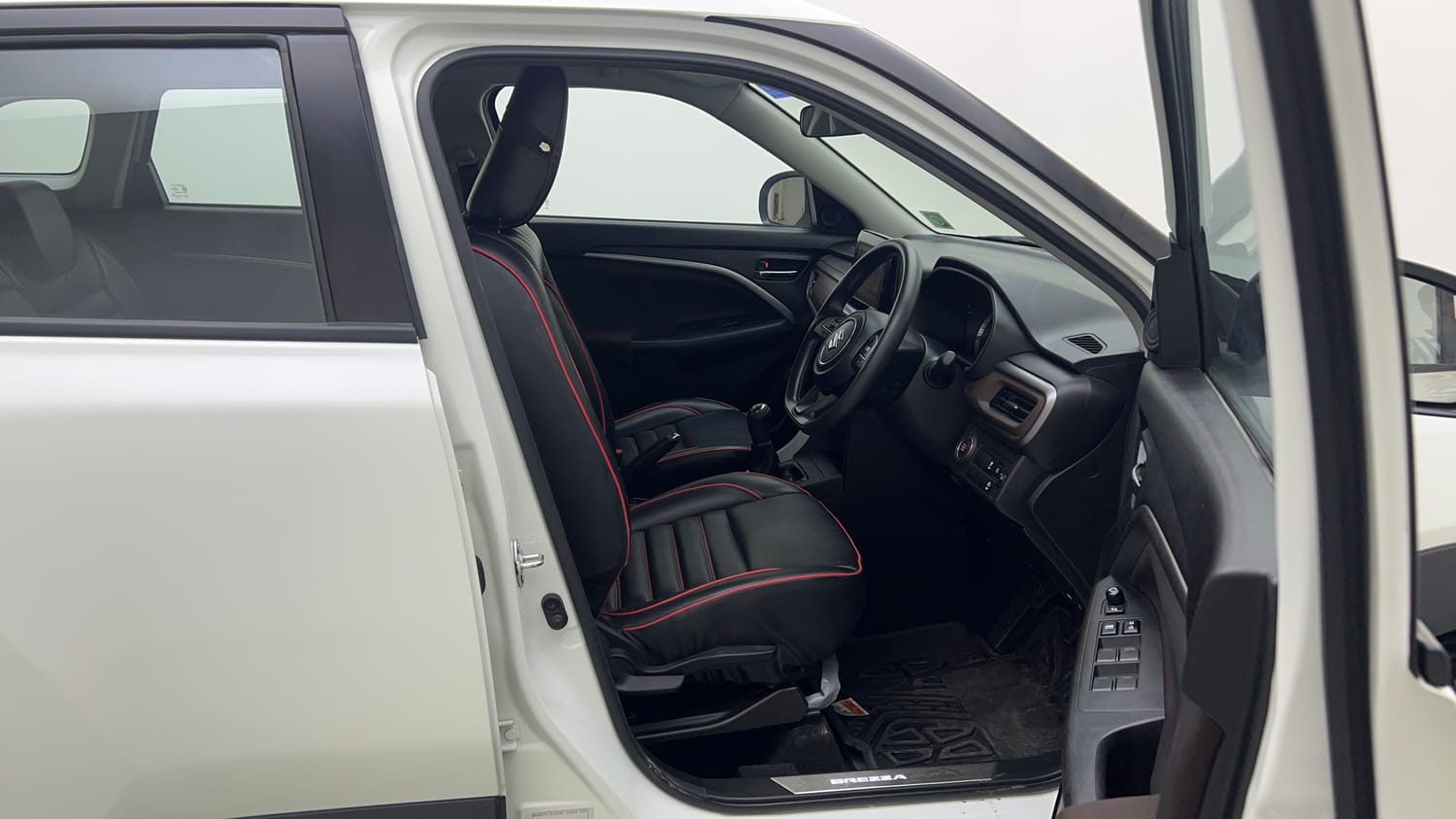 Used 2024 Maruti Suzuki Brezza ZXi Petrol Manual interior RIGHT SIDE FRONT DOOR CABIN VIEW