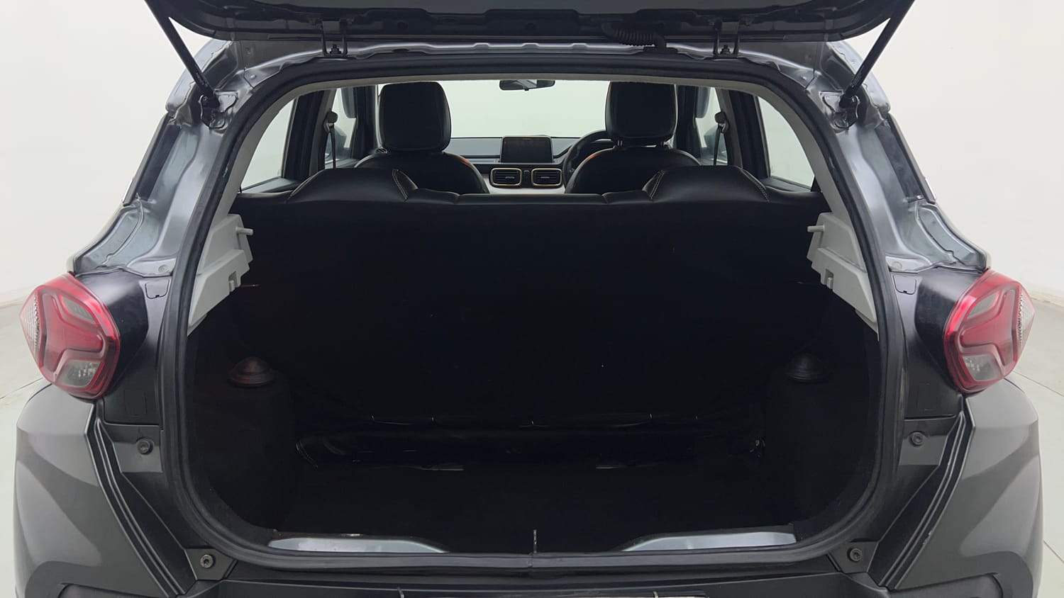 Used 2022 Tata Punch Accomplished AMT Petrol Automatic interior DICKY INSIDE VIEW