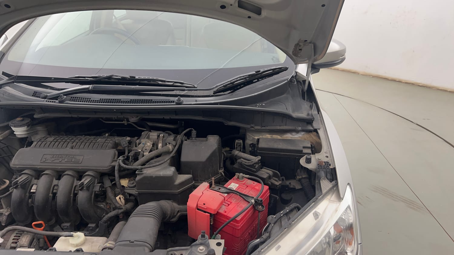 Used 2015 Honda City VX Petrol Manual engine ENGINE LEFT SIDE HINGE & APRON VIEW