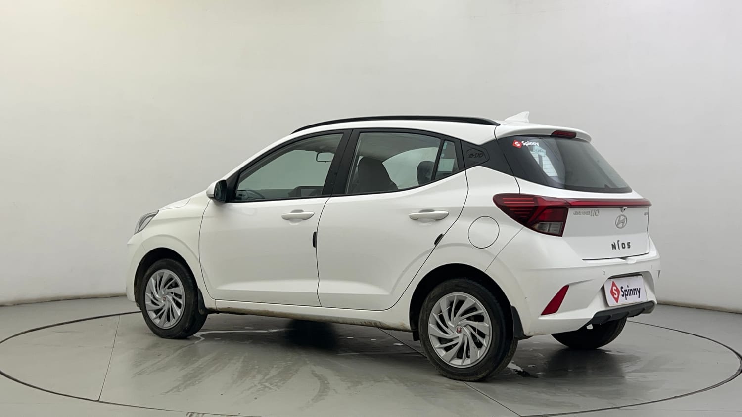Used 2024 Hyundai Grand i10 Nios Sportz 1.2 Kappa CNG Cng Manual exterior LEFT REAR CORNER VIEW