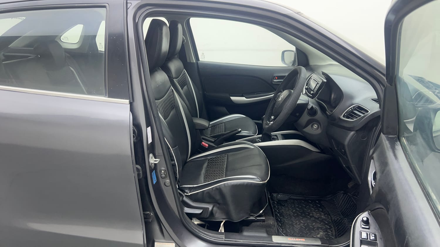 Used 2017 Maruti Suzuki Baleno Delta 1.2 Petrol Manual interior RIGHT SIDE FRONT DOOR CABIN VIEW