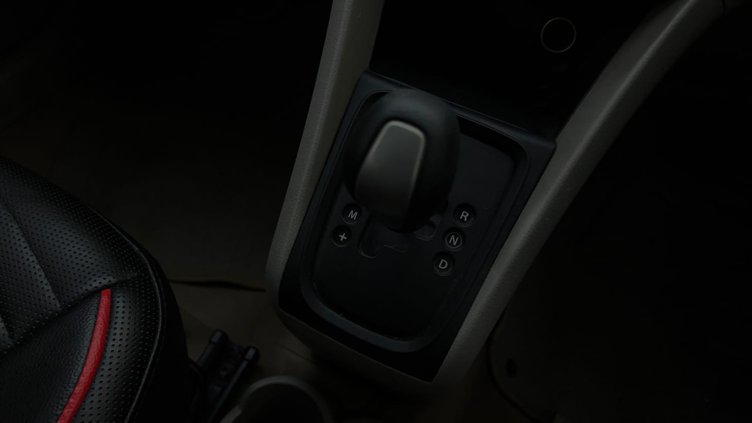 Used 2015 Maruti Suzuki Celerio VXi AMT Petrol Automatic interior GEAR  KNOB VIEW