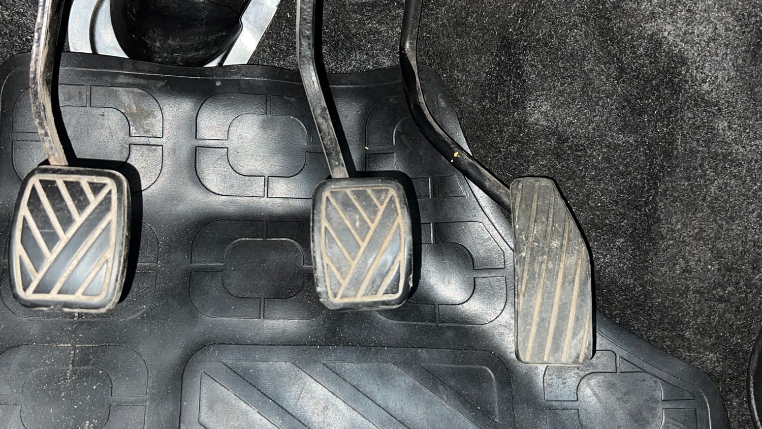 Used 2016 Maruti Suzuki Wagon R LXI Petrol Manual interior PEDALS VIEW