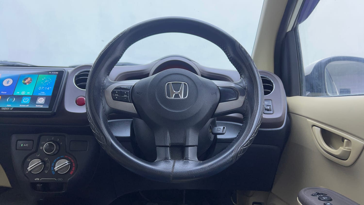 Used 2013 Honda Amaze 1.2 S i-VTEC Petrol Manual interior STEERING VIEW