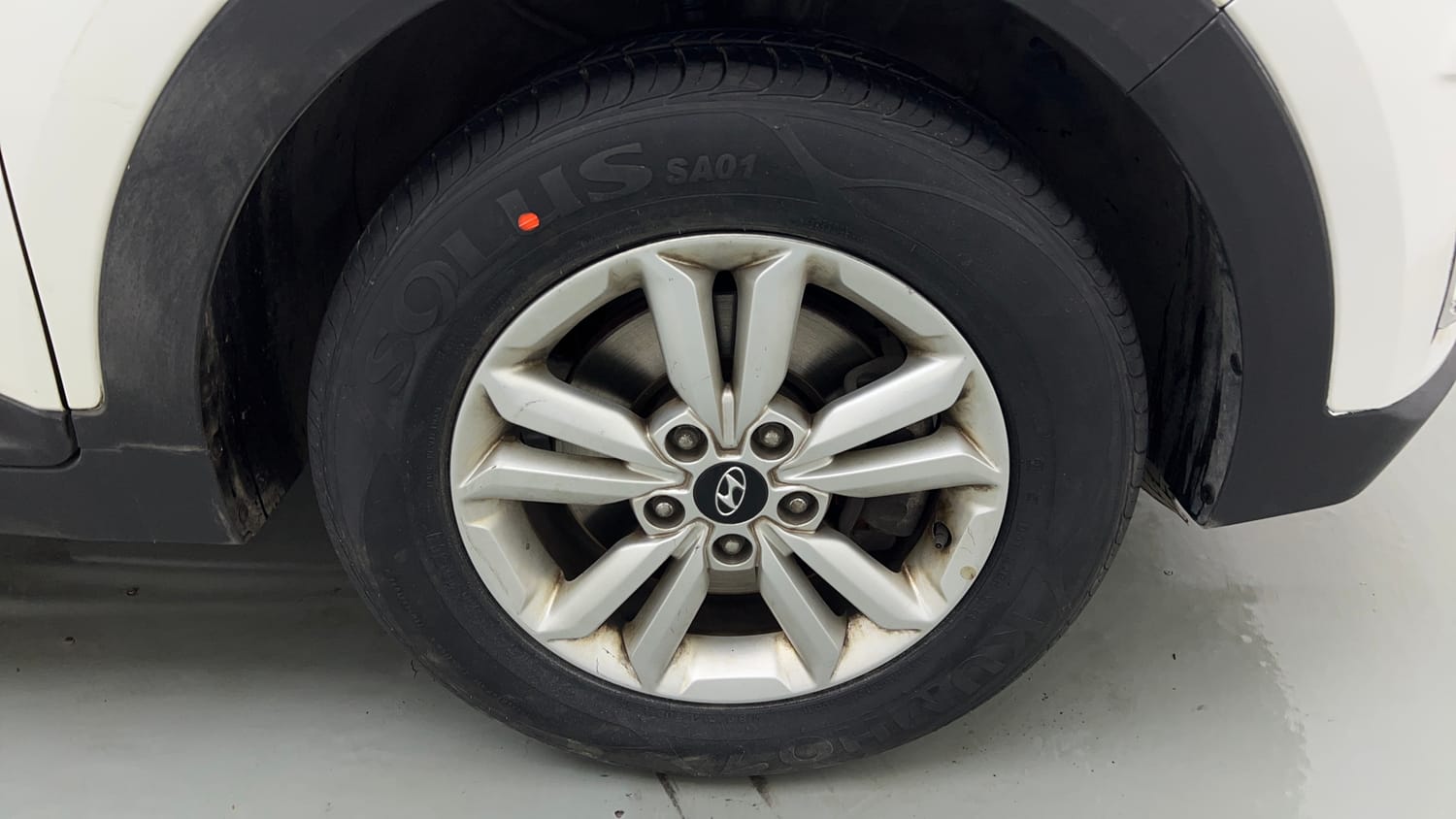 Used 2017 Hyundai Creta SX Plus 1.6  Petrol Petrol Manual tyres RIGHT FRONT TYRE RIM VIEW