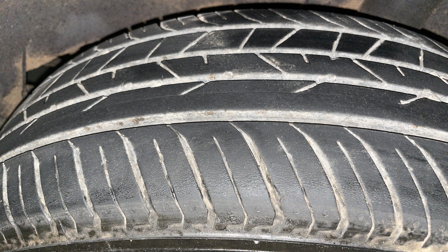 Used 2022 Renault Kiger RXT AMT Petrol Automatic tyres LEFT REAR TYRE TREAD VIEW