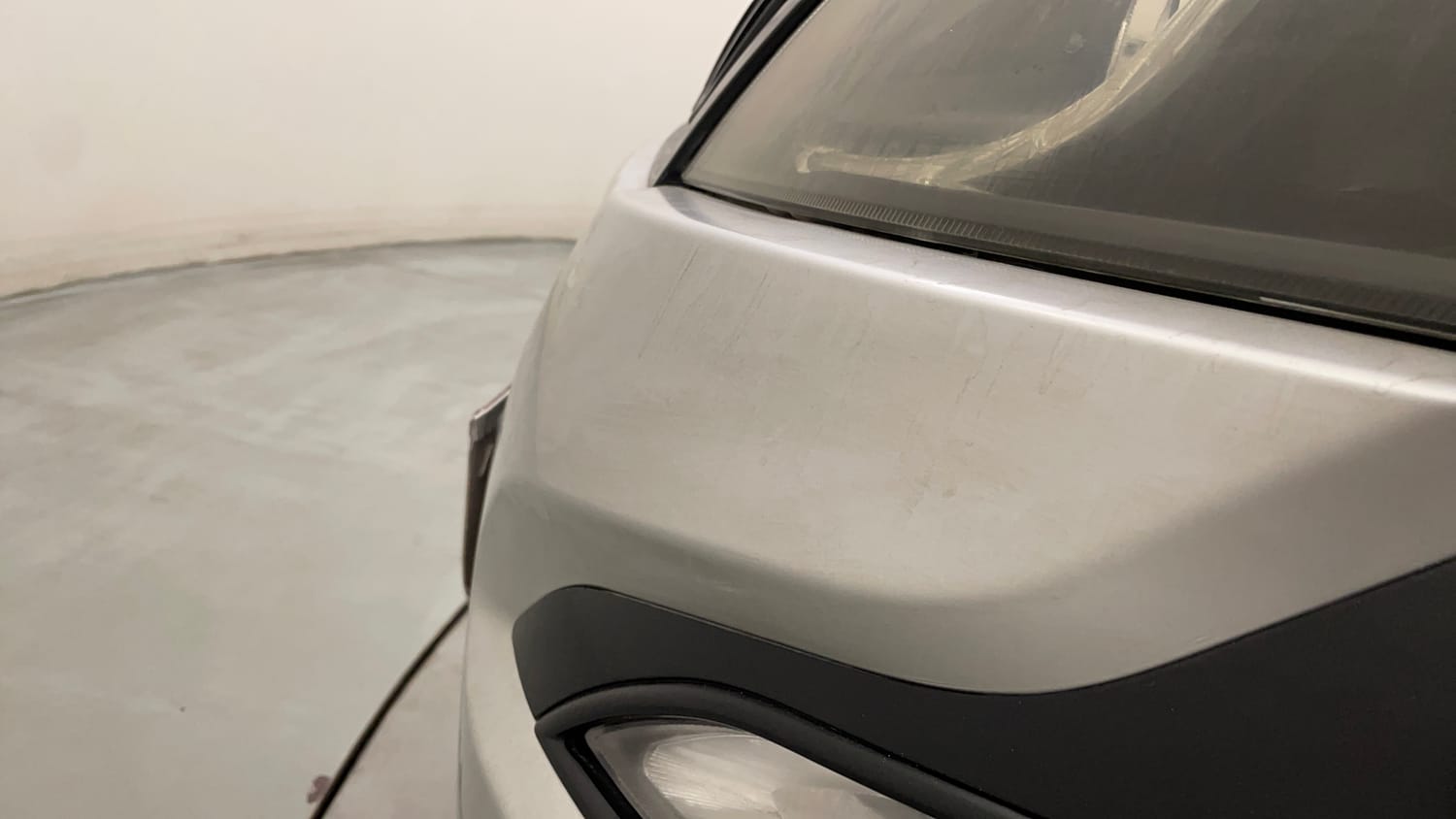 Used 2016 Mahindra XUV500 W4 Diesel Manual dents MINOR SCRATCH