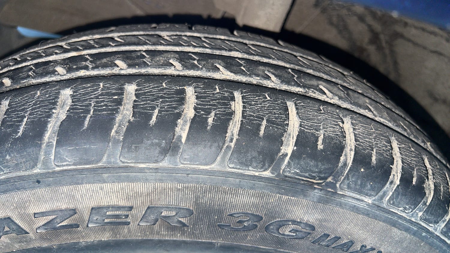 Used 2019 Maruti Suzuki Swift VXi AMT Petrol Automatic tyres LEFT FRONT TYRE TREAD VIEW