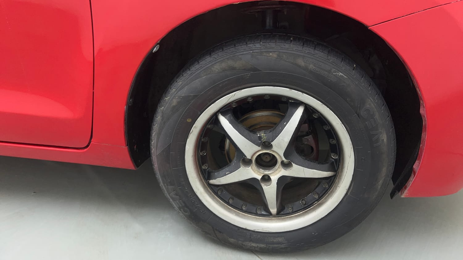 Used 2015 Maruti Suzuki Baleno Delta 1.2 Petrol Manual tyres RIGHT FRONT TYRE RIM VIEW