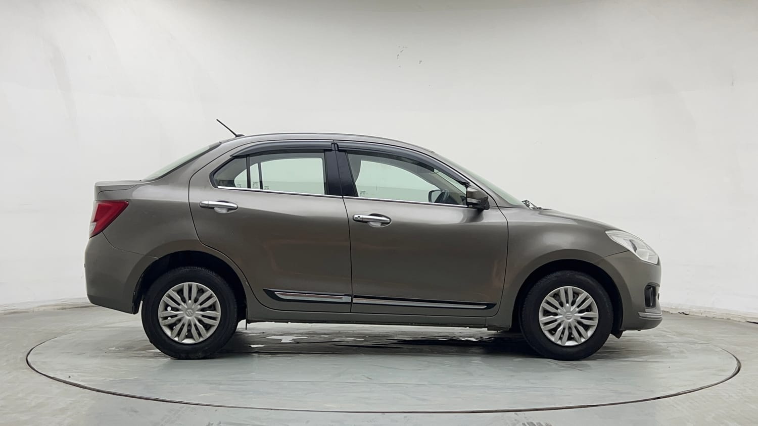 Used 2019 Maruti Suzuki Dzire VXi AMT Petrol Automatic exterior RIGHT SIDE VIEW