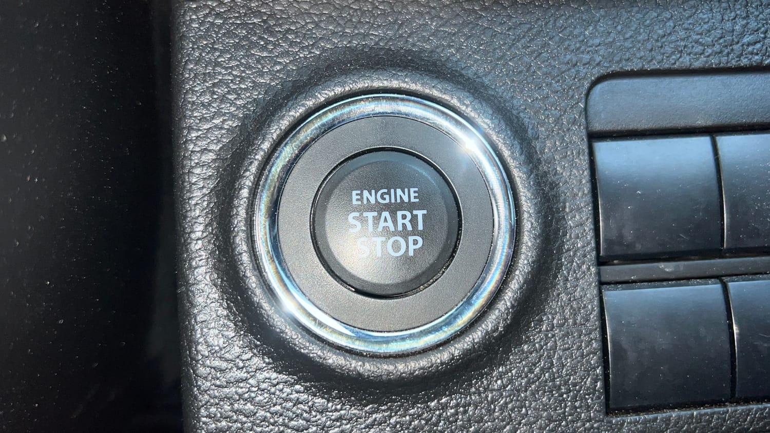 Used 2024 Maruti Suzuki Brezza ZXi Petrol Manual top_features Keyless start