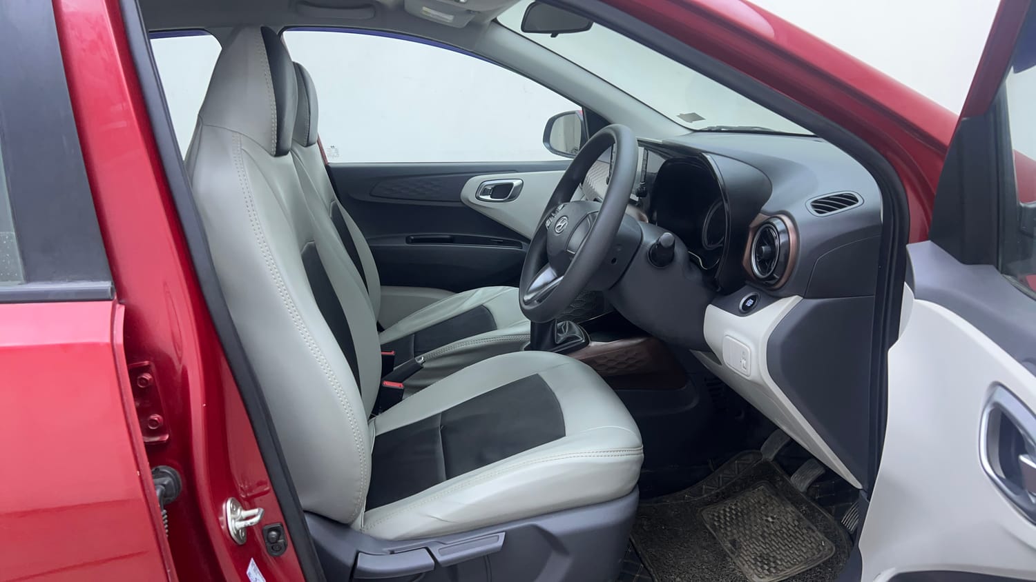 Used 2020 Hyundai Aura SX 1.2 Petrol Petrol Manual interior RIGHT SIDE FRONT DOOR CABIN VIEW