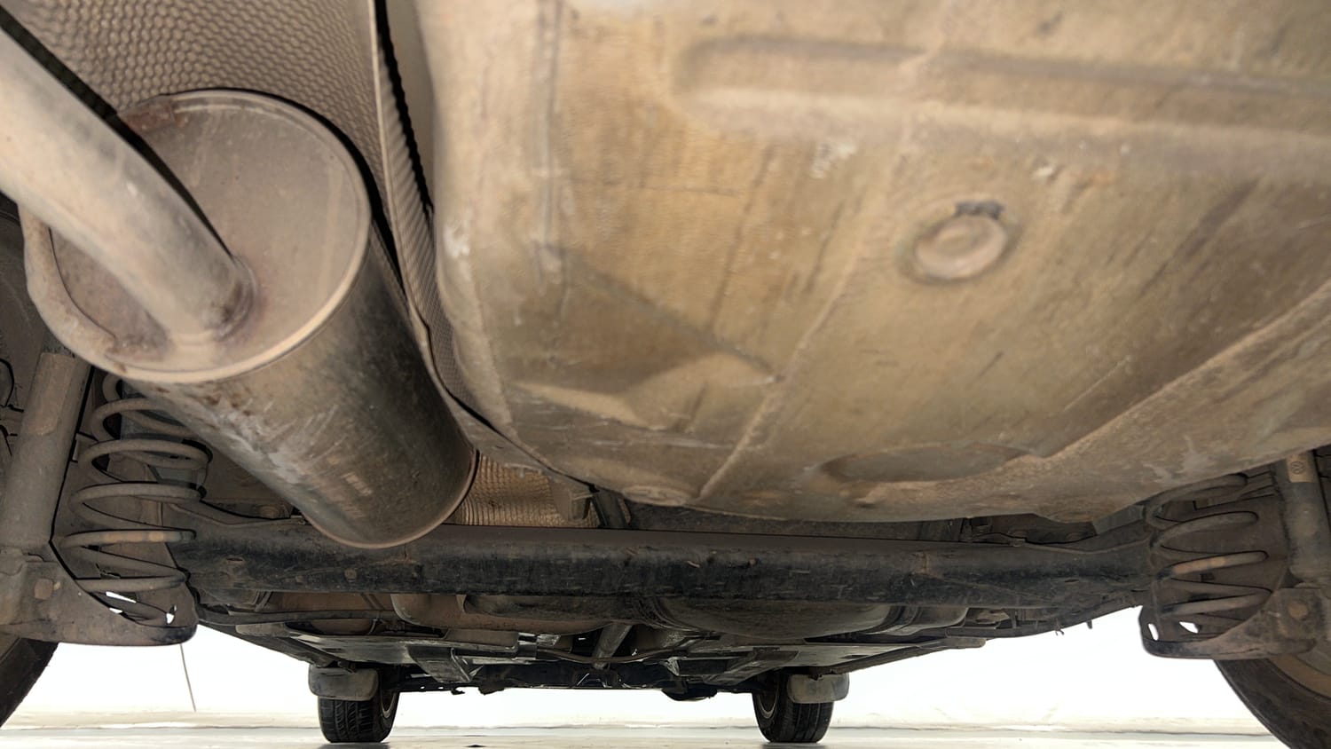 Used 2015 Volkswagen Vento Highline Diesel Diesel Manual extra REAR UNDERBODY VIEW (TAKEN FROM REAR)