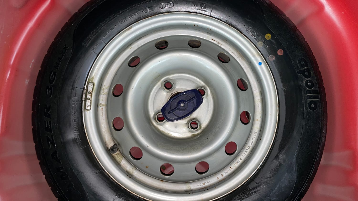Used 2019 Maruti Suzuki Swift LXi Petrol Manual tyres SPARE TYRE VIEW