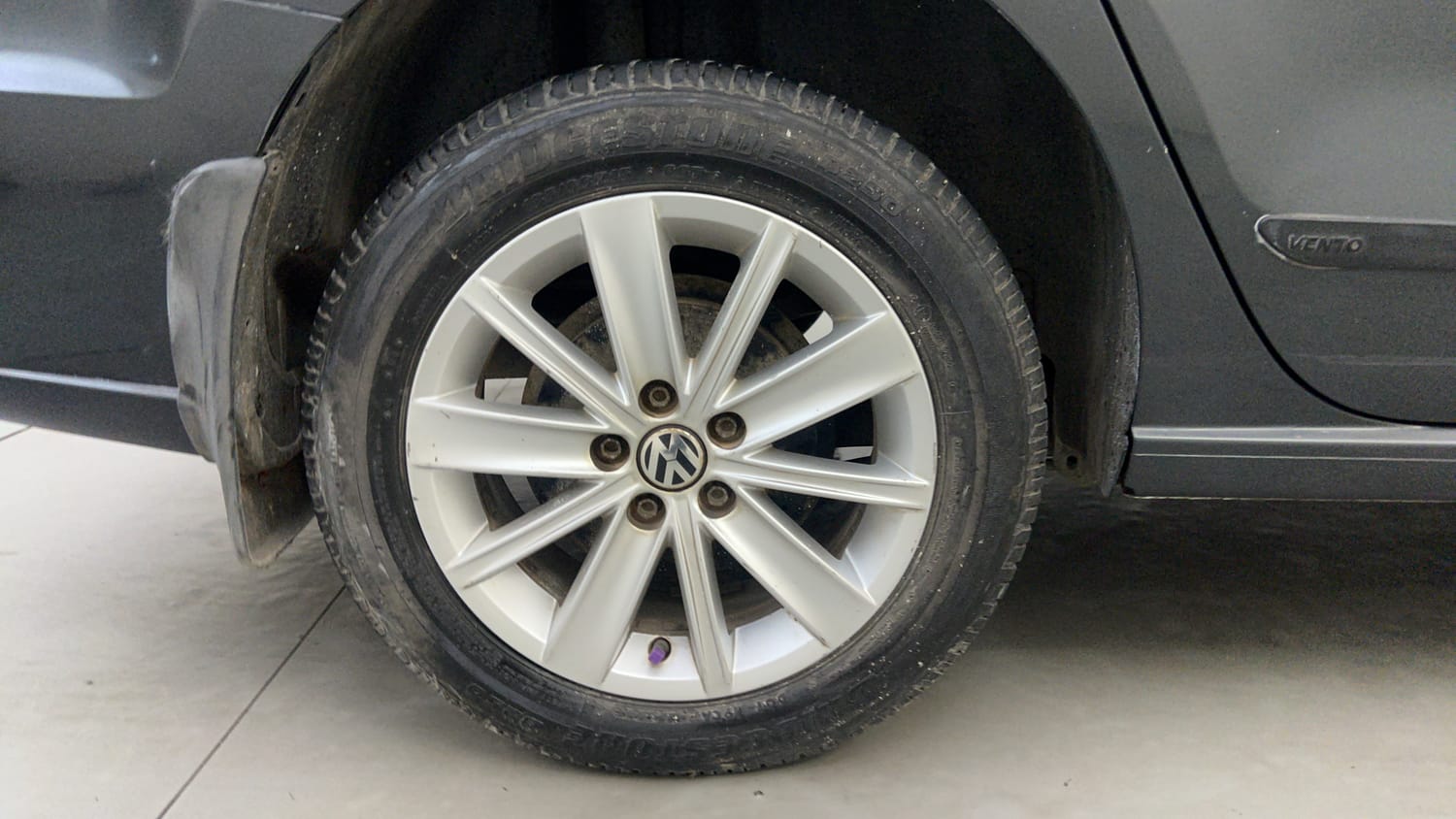 Used 2015 Volkswagen Vento Highline Diesel Diesel Manual tyres RIGHT REAR TYRE RIM VIEW