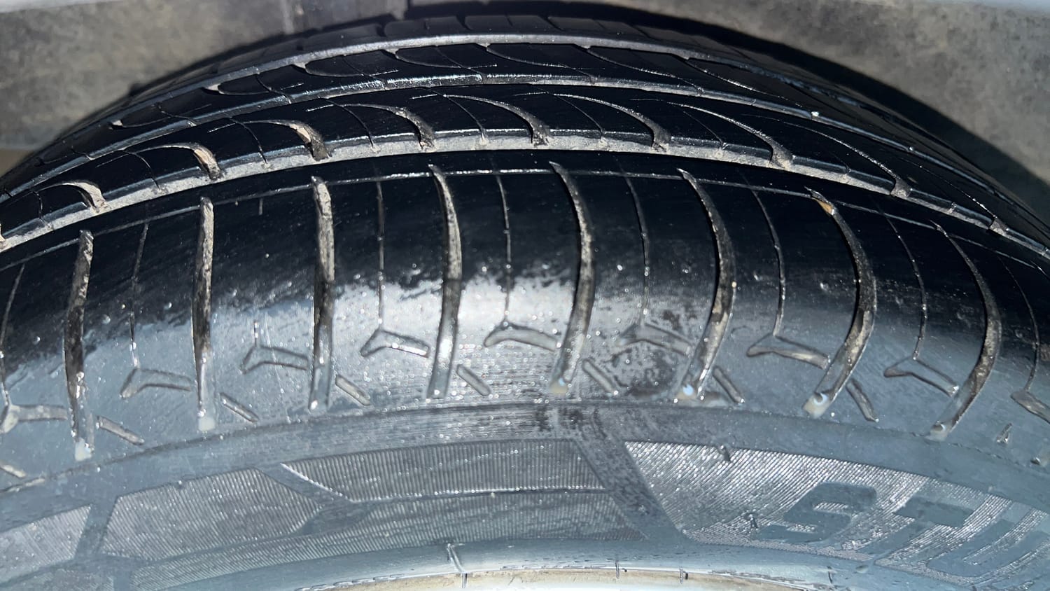Used 2015 Honda Jazz V AT Petrol Petrol Automatic tyres RIGHT REAR TYRE TREAD VIEW
