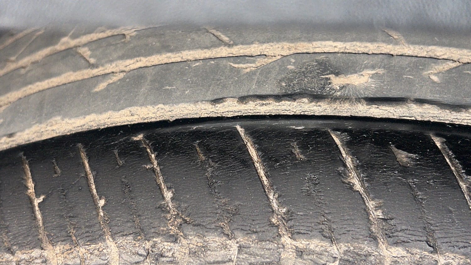 Used 2021 Nissan Magnite XL Petrol Manual tyres LEFT REAR TYRE TREAD VIEW