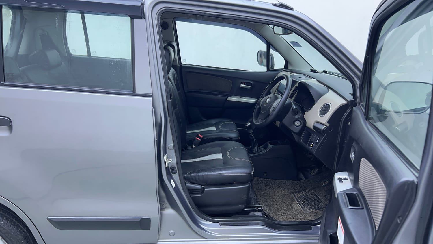 Used 2016 Maruti Suzuki Wagon R LXI CNG Cng Manual interior RIGHT SIDE FRONT DOOR CABIN VIEW