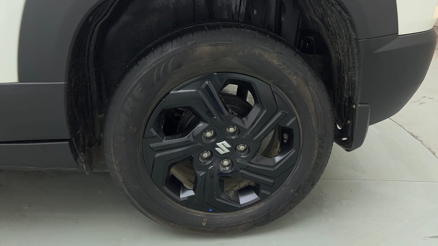 Used 2024 Maruti Suzuki Brezza ZXi Petrol Manual tyres LEFT REAR TYRE RIM VIEW