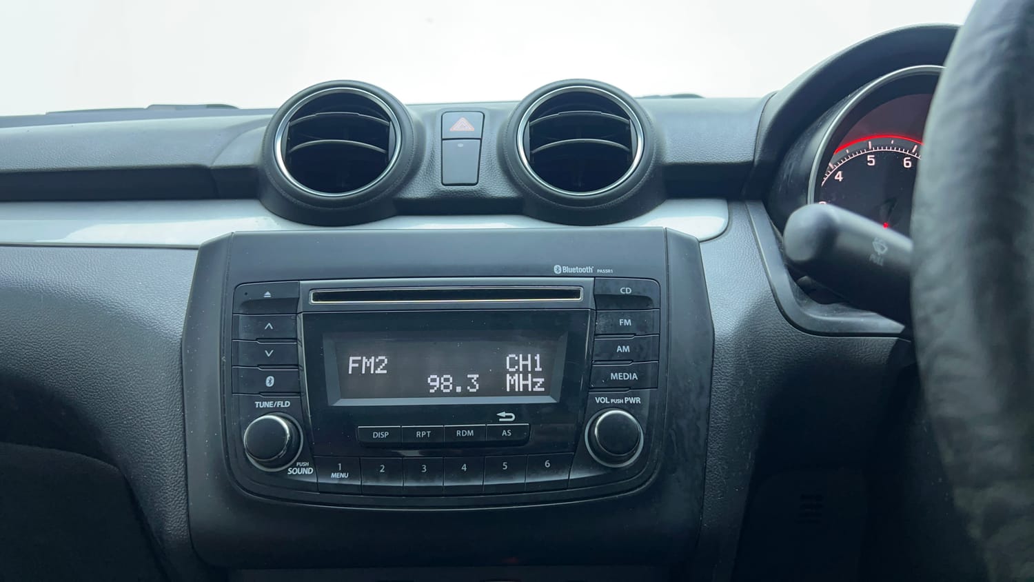 Used 2019 Maruti Suzuki Swift VXi AMT Petrol Automatic top_features Integrated (in-dash) music system