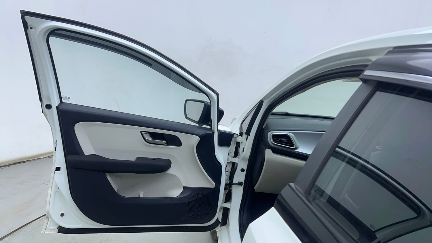 Used 2022 Tata Altroz XZ Plus Diesel Diesel Manual interior LEFT FRONT DOOR OPEN VIEW
