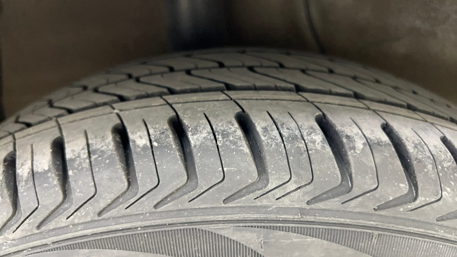 Used 2023 Hyundai Aura SX 1.2 CNG Cng Manual tyres RIGHT REAR TYRE TREAD VIEW
