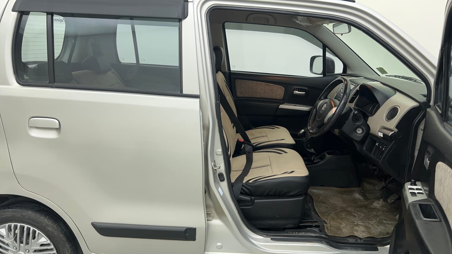 Used 2016 Maruti Suzuki Wagon R 1.0 VXI Petrol + CNG (Outside Fitted) Cng Manual interior RIGHT SIDE FRONT DOOR CABIN VIEW