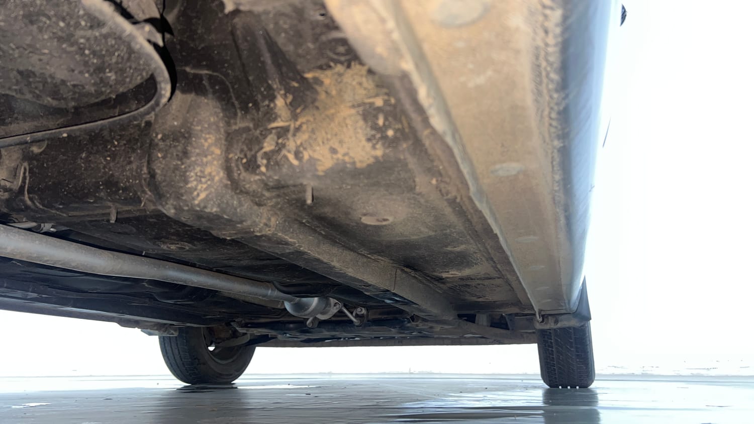 Used 2022 Hyundai Santro Sportz Petrol Manual extra REAR RIGHT UNDERBODY VIEW