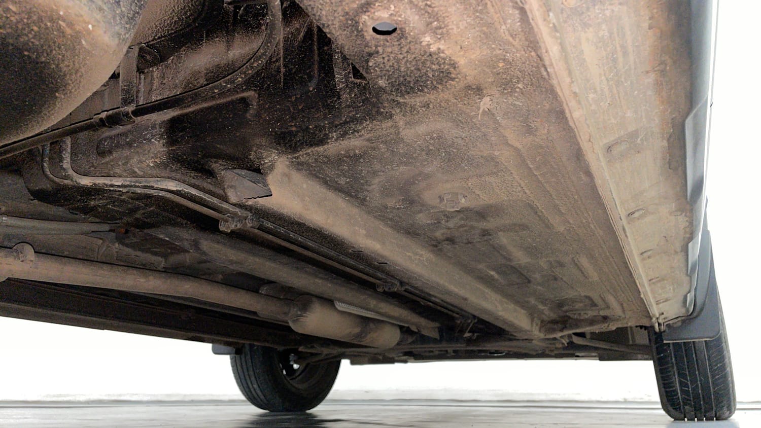 Used 2022 Renault Kiger RXT AMT Petrol Automatic extra REAR RIGHT UNDERBODY VIEW