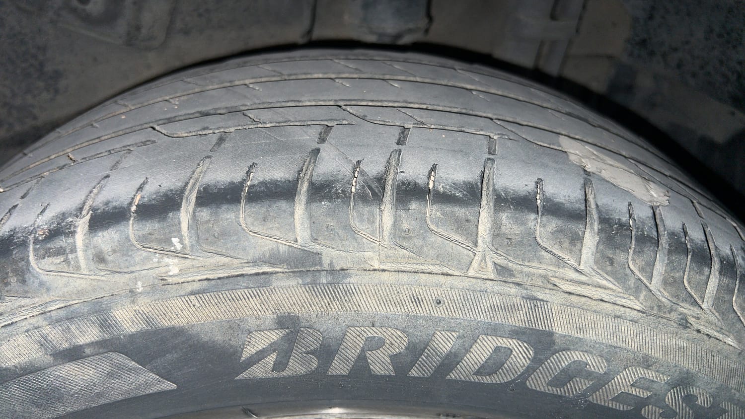 Used 2021 Tata Nexon XZA Plus Petrol Automatic tyres LEFT REAR TYRE TREAD VIEW