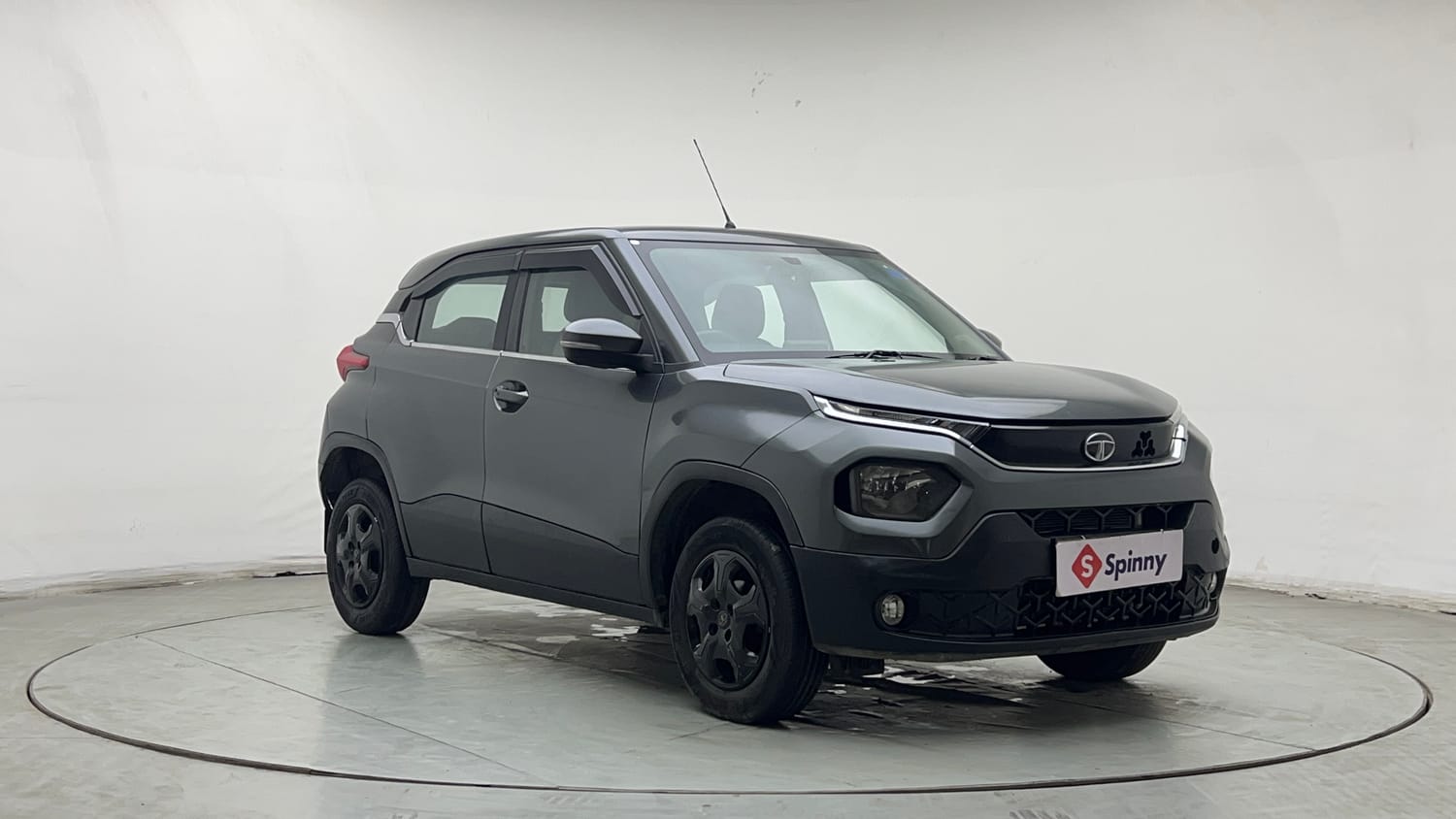 Used 2022 Tata Punch Accomplished AMT Petrol Automatic exterior RIGHT FRONT CORNER VIEW