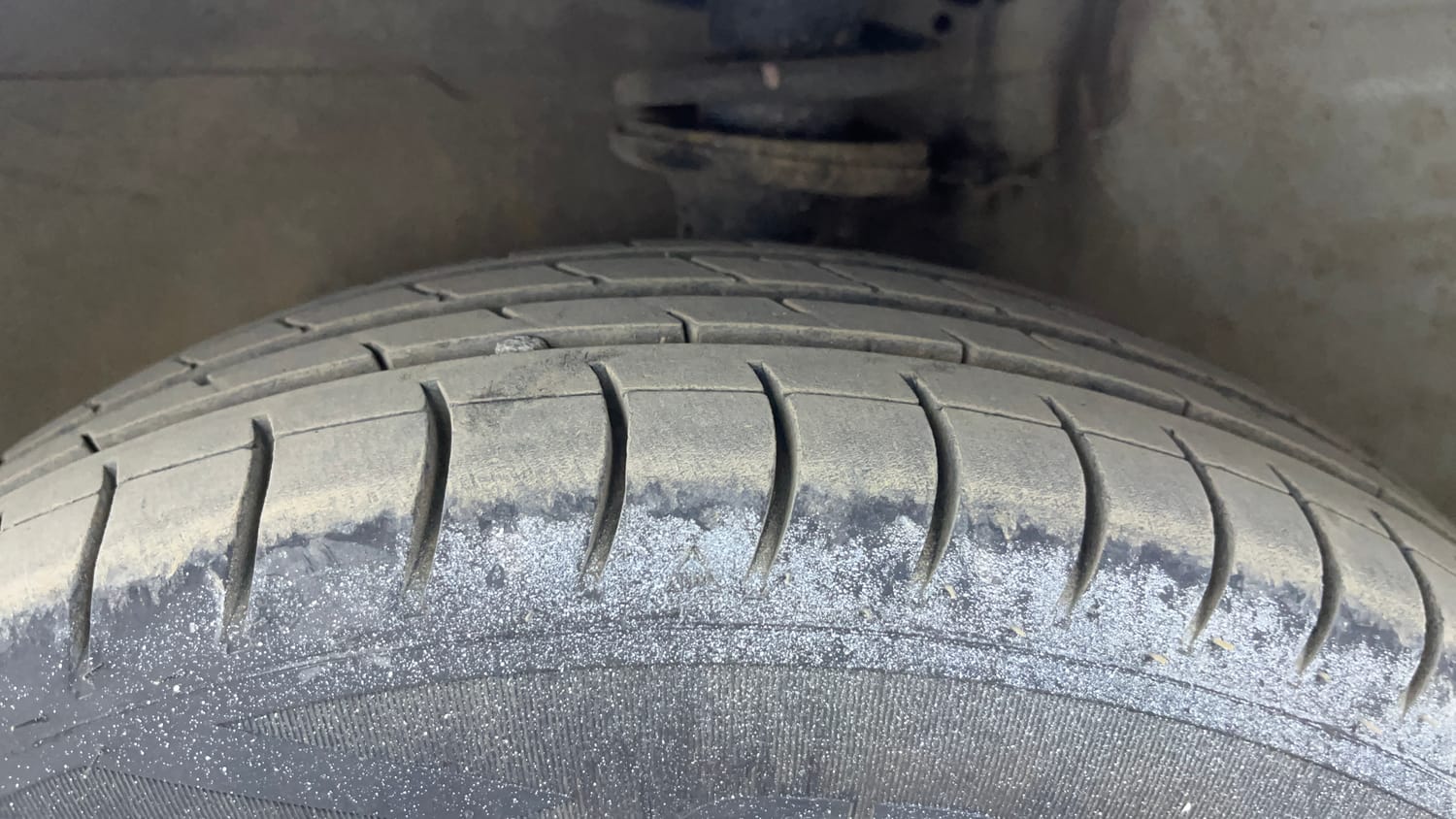 Used 2018 Maruti Suzuki Alto 800 LXi (O) Petrol Manual tyres LEFT FRONT TYRE TREAD VIEW