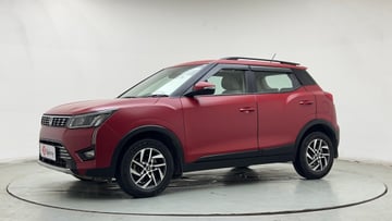 Used 2023 Mahindra XUV 300 W8 (O) 1.5 Diesel AMT Diesel Automatic Image