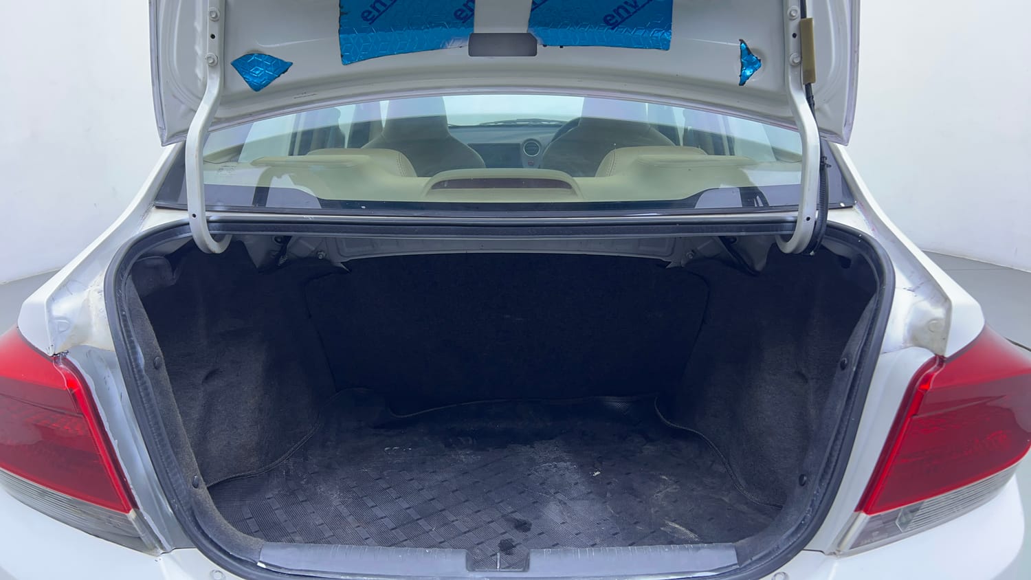 Used 2013 Honda Amaze 1.2 S i-VTEC Petrol Manual interior DICKY INSIDE VIEW