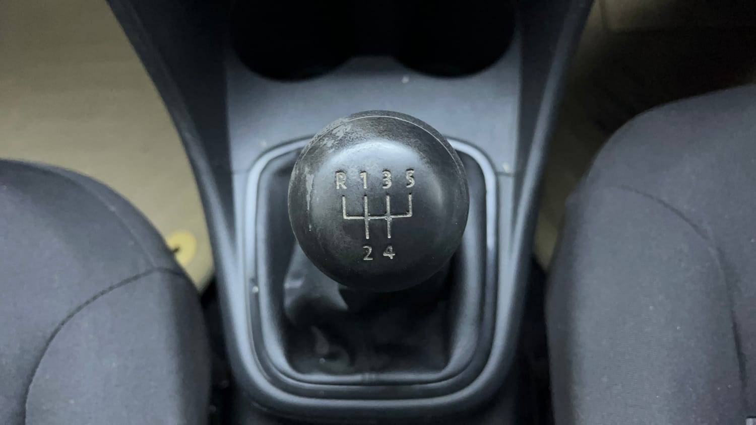 Used 2015 Volkswagen Polo Trendline 1.2L (P) Petrol Manual interior GEAR  KNOB VIEW