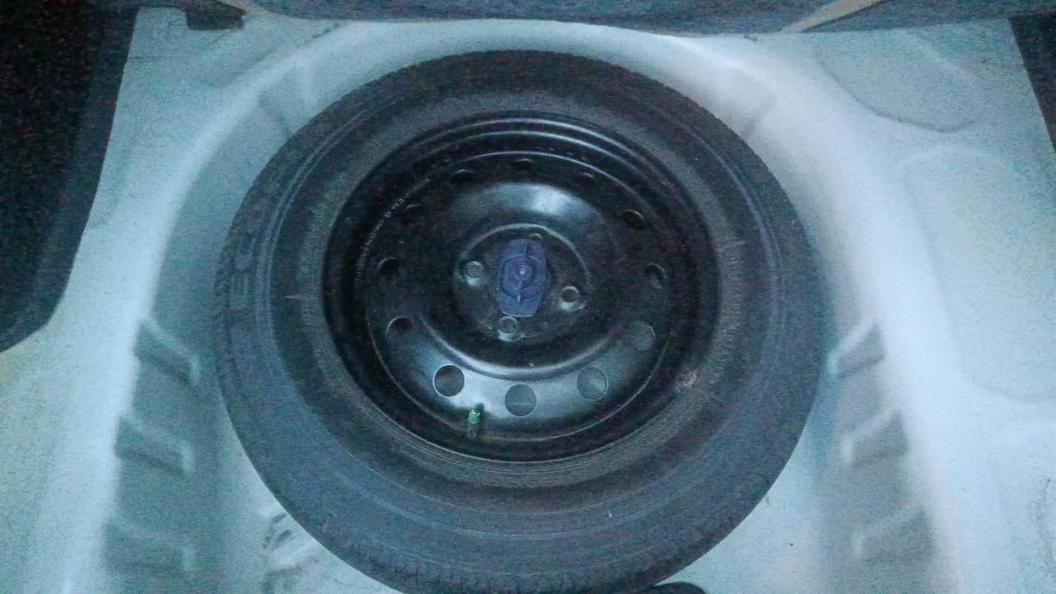 Used 2018 Maruti Suzuki Dzire VDi AMT Diesel Automatic tyres SPARE TYRE VIEW