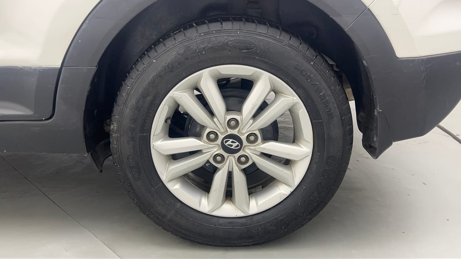 Used 2016 Hyundai Creta 1.6 SX Plus Petrol Petrol Manual tyres LEFT REAR TYRE RIM VIEW