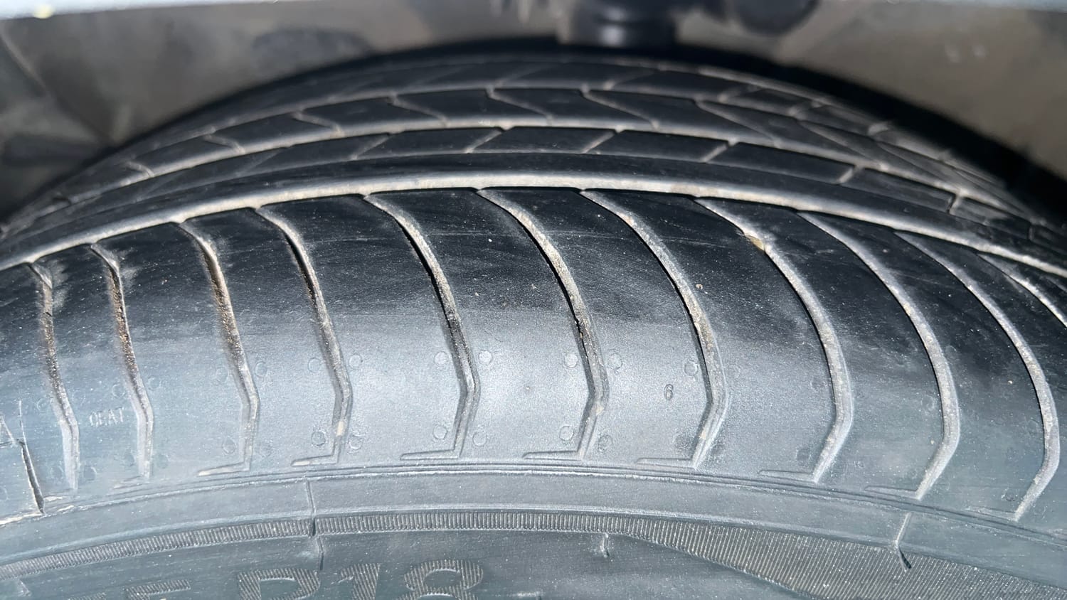 Used 2022 Kia Seltos X Line 1.5 Diesel AT Diesel Automatic tyres LEFT FRONT TYRE TREAD VIEW