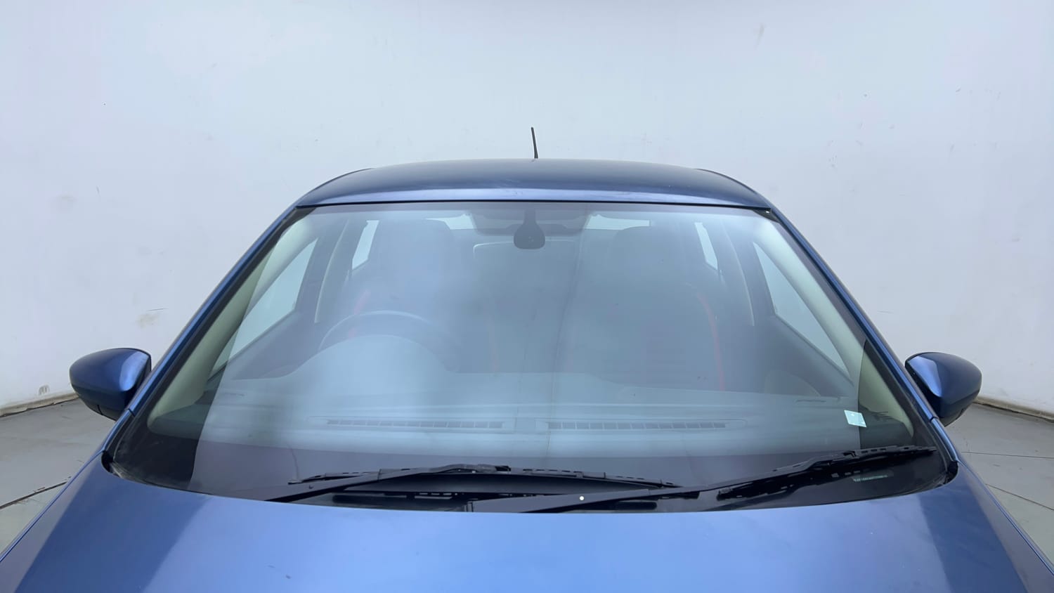 Used 2017 Volkswagen Ameo Highline1.2L (P) Petrol Manual exterior FRONT WINDSHIELD VIEW