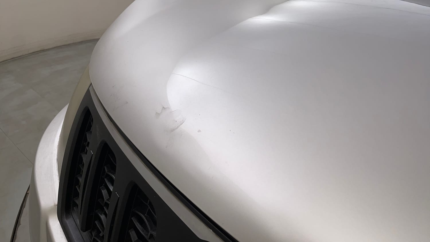 Used 2016 Mahindra XUV500 W4 Diesel Manual dents MINOR DENT