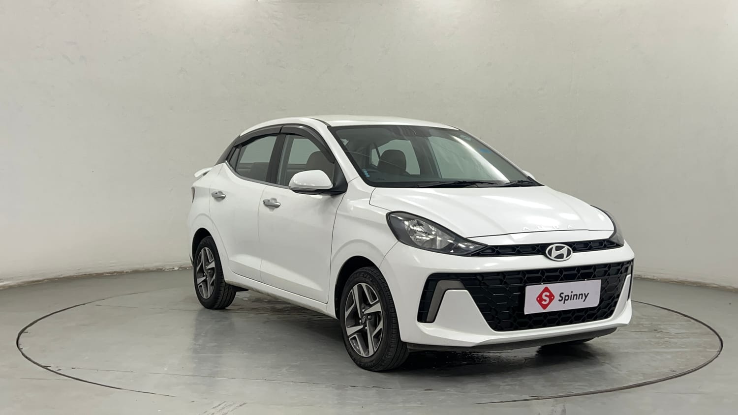 Used 2023 Hyundai Aura SX 1.2 CNG Cng Manual exterior RIGHT FRONT CORNER VIEW
