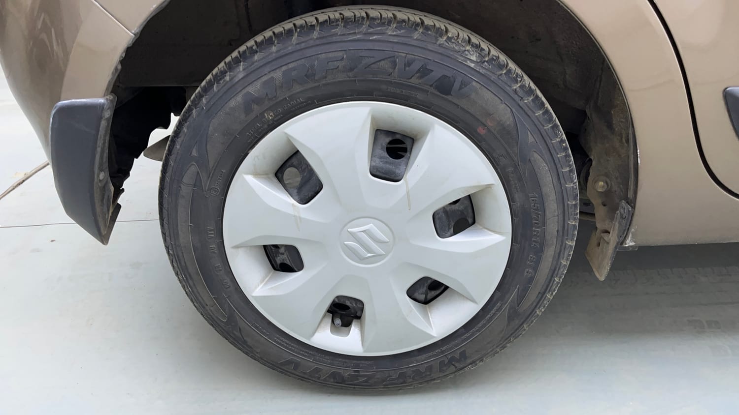 Used 2022 Maruti Suzuki Wagon R ZXi 1.2 Petrol Manual tyres RIGHT REAR TYRE RIM VIEW
