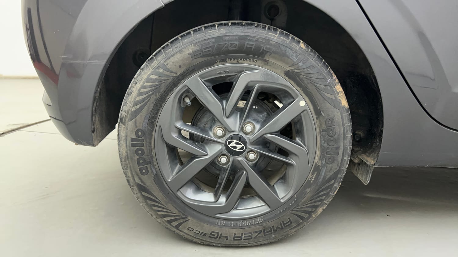 Used 2020 Hyundai Grand i10 Nios Sportz Petrol+cng(outside fitted) Cng Manual tyres RIGHT REAR TYRE RIM VIEW