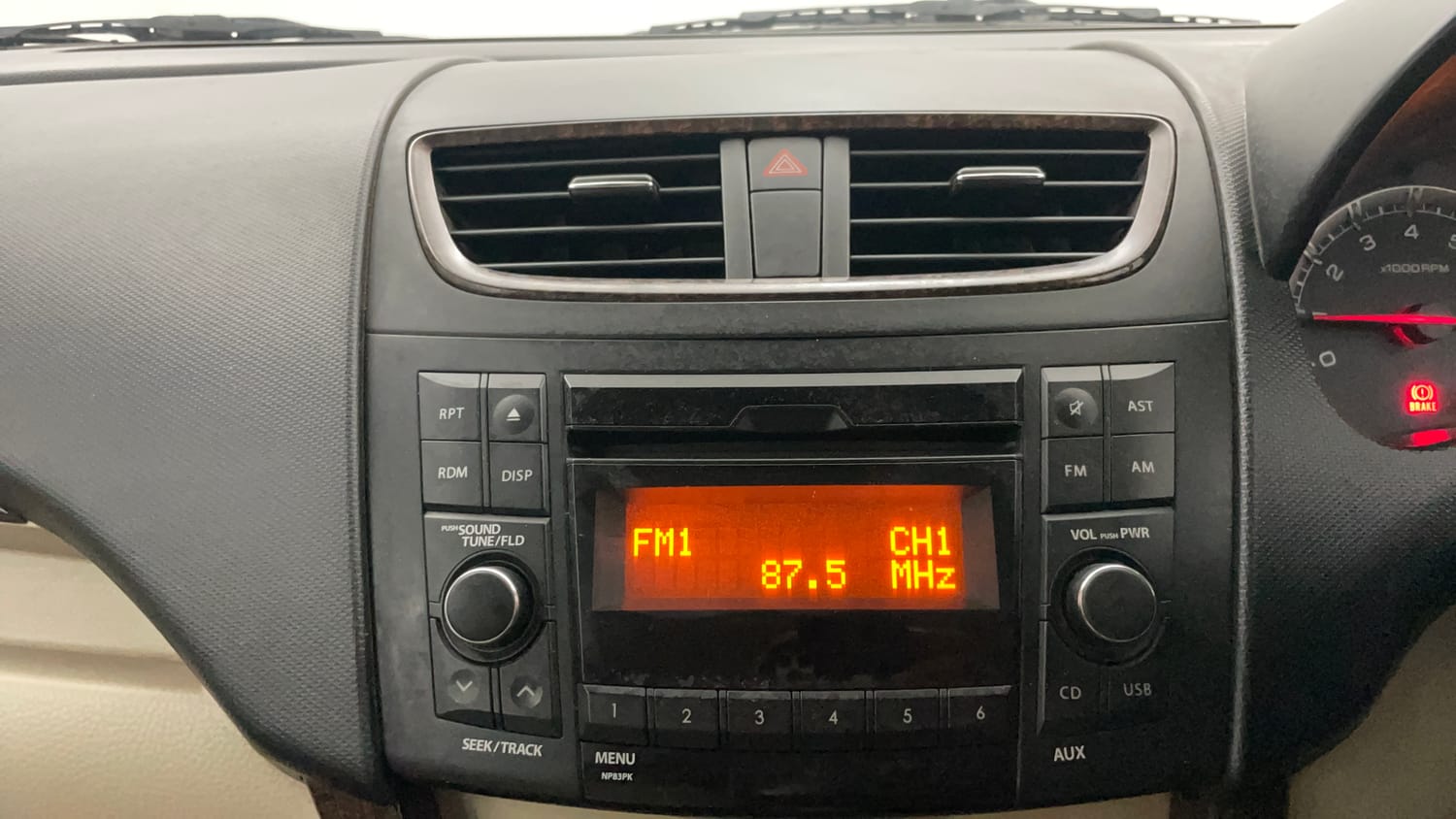 Used 2015 Maruti Suzuki Swift Dzire VXI Petrol Manual top_features Integrated (in-dash) music system