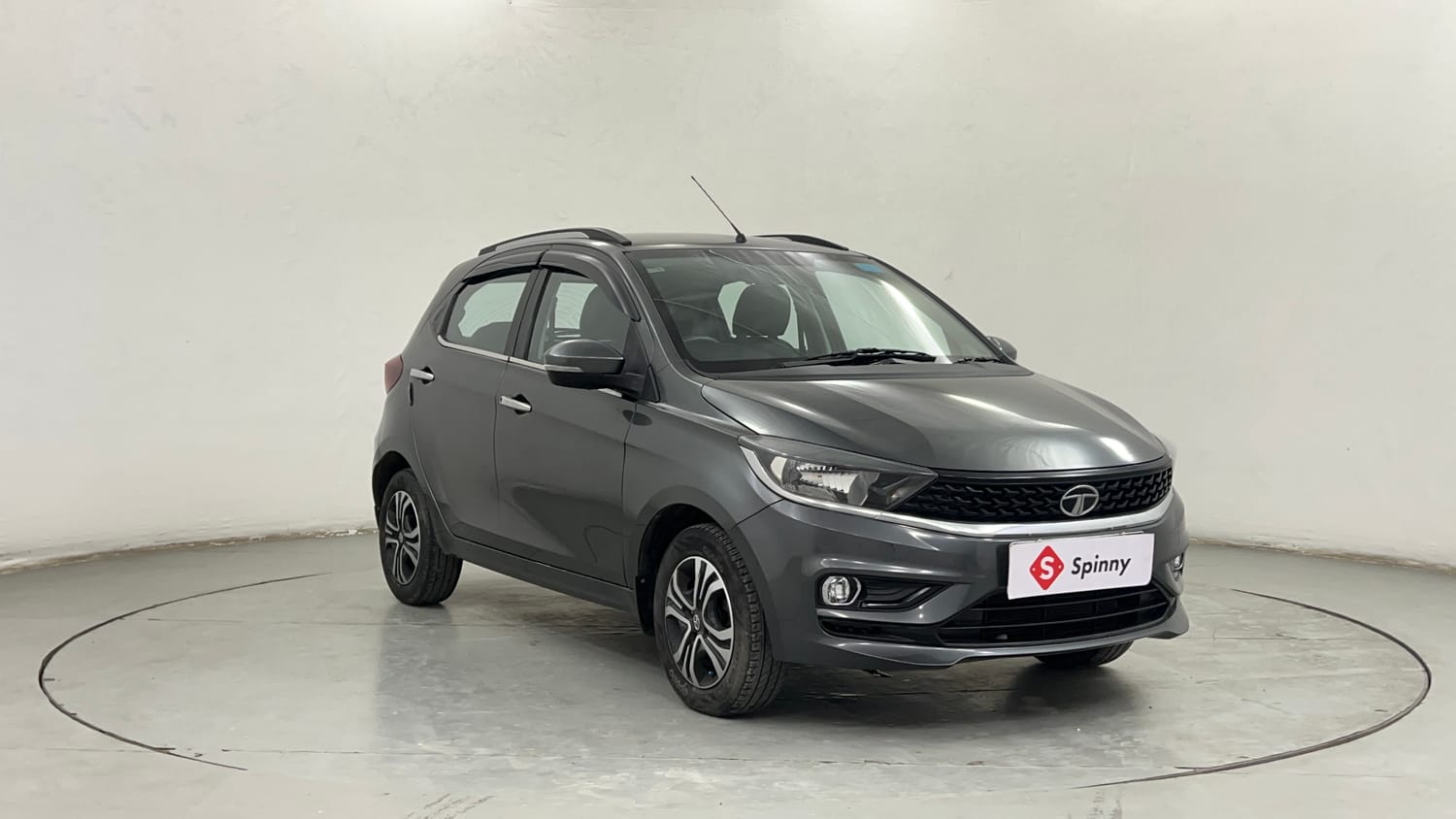 Used 2020 Tata Tiago Revotron XZ Petrol Manual exterior RIGHT FRONT CORNER VIEW