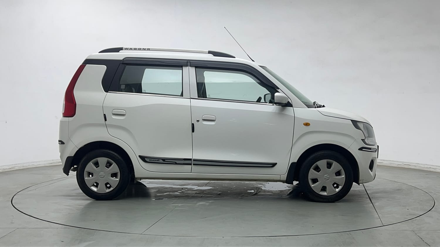 Used 2023 Maruti Suzuki Wagon R VXI 1.0 Petrol Manual exterior RIGHT SIDE VIEW