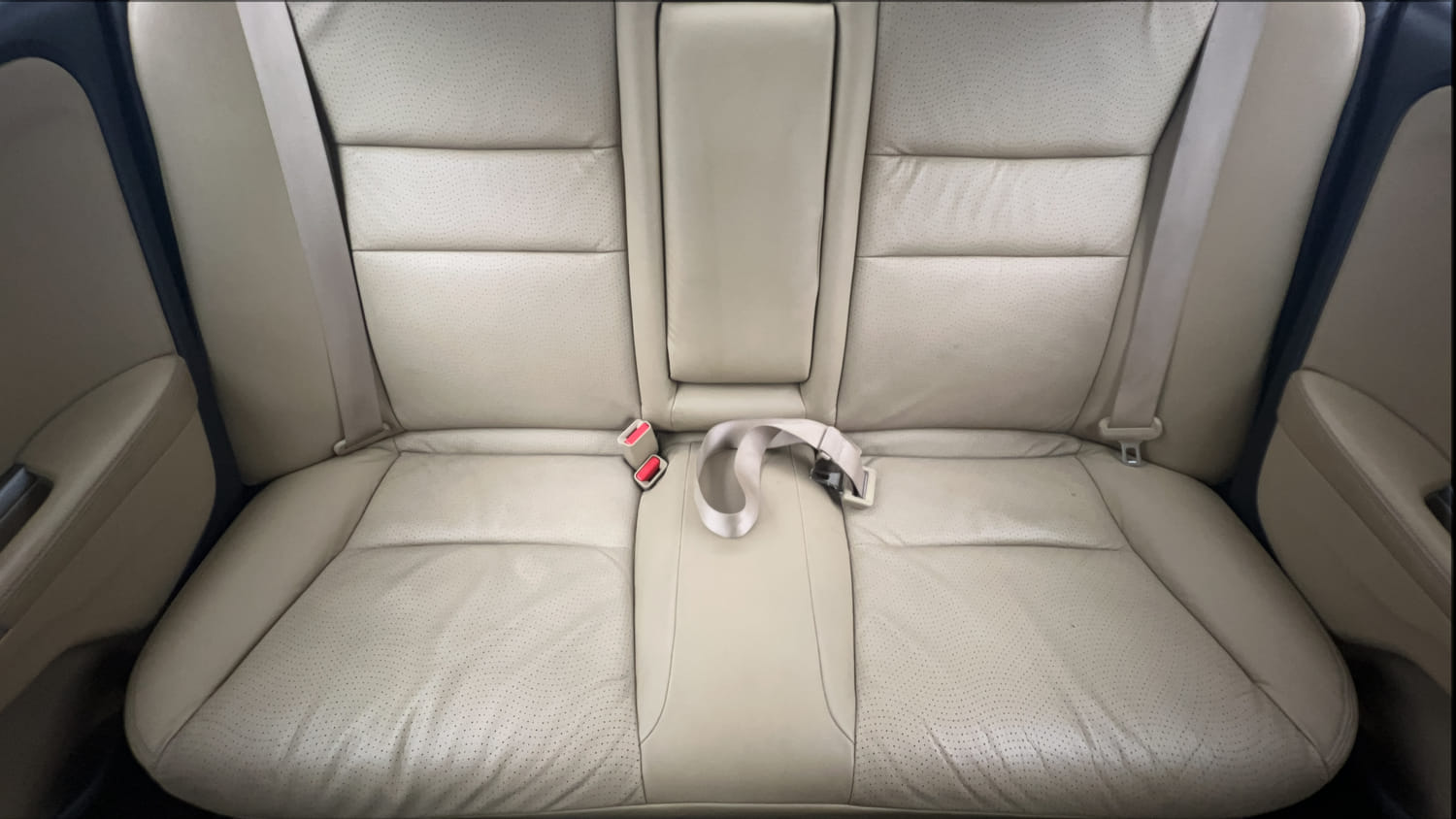 Used 2015 Honda City VX Petrol Manual interior REAR SEAT CONDITION VIEW