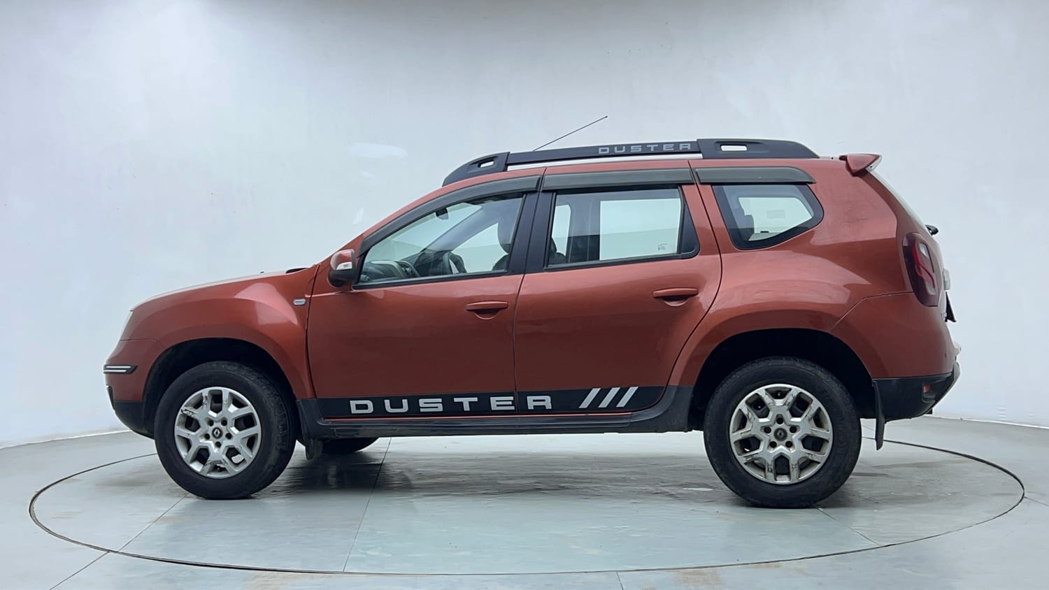 Used 2018 Renault Duster RXL Petrol Petrol Manual exterior LEFT SIDE VIEW