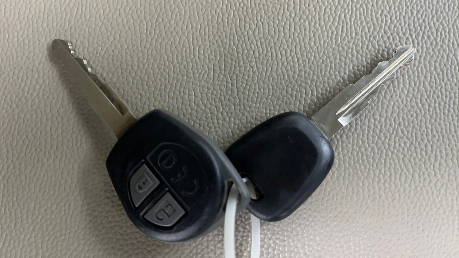 Used 2022 Maruti Suzuki Wagon R ZXi 1.2 Petrol Manual extra CAR KEY VIEW